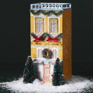 GEORGE & VIV LIGHT-UP HOLIDAY VILLAGE